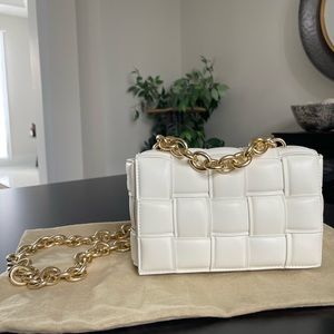 White shoulder bag